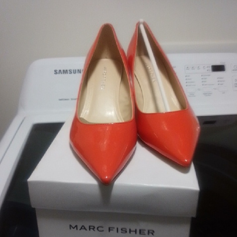 NWT NIB Marc Fisher Women's Alola Orange Pumps